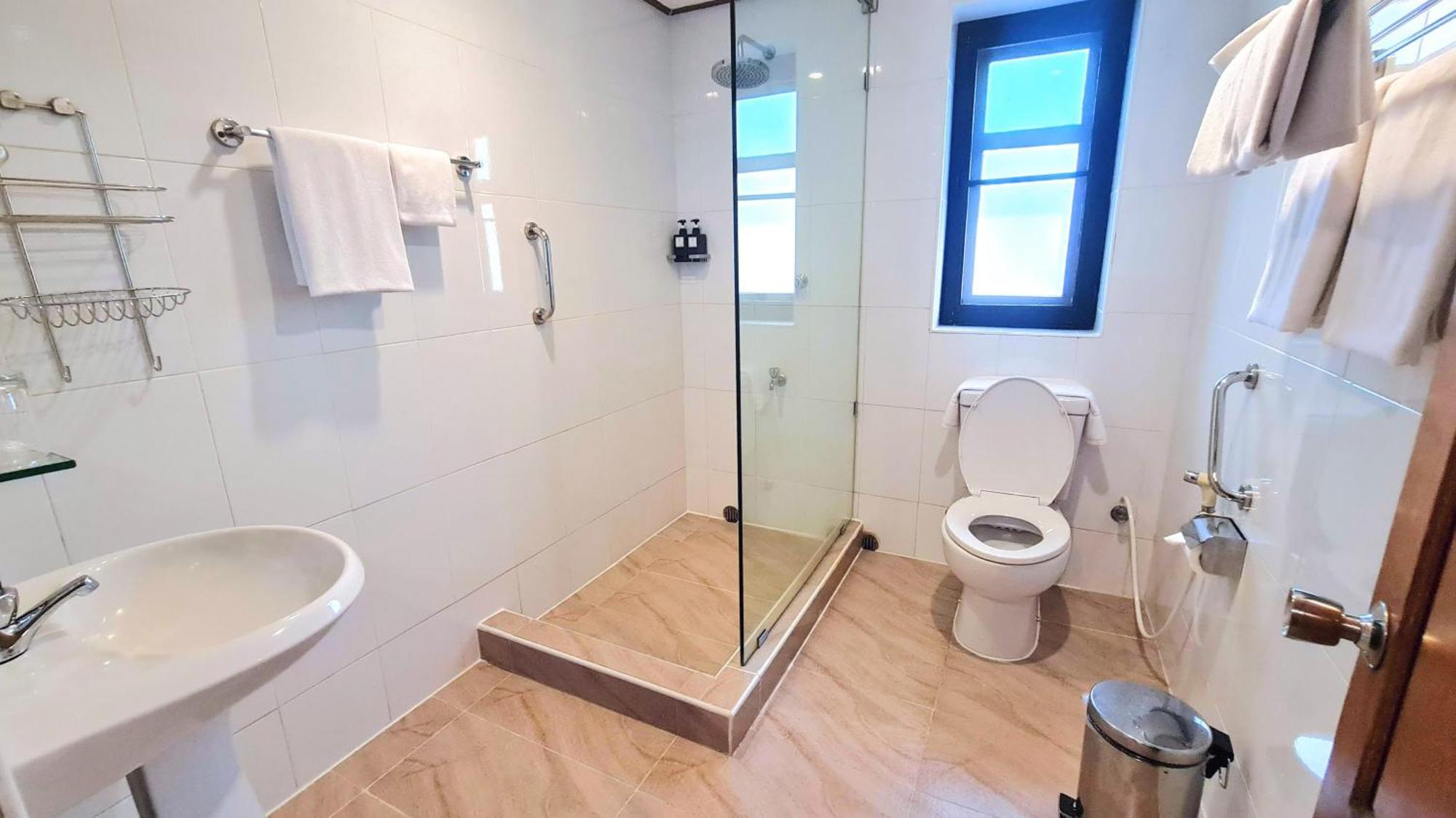 Winner Inn Yangon Ngoại thất bức ảnh